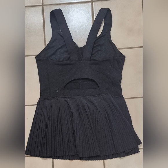 Lululemon City Tank — Black (Size 8) - Picture 2 of 3